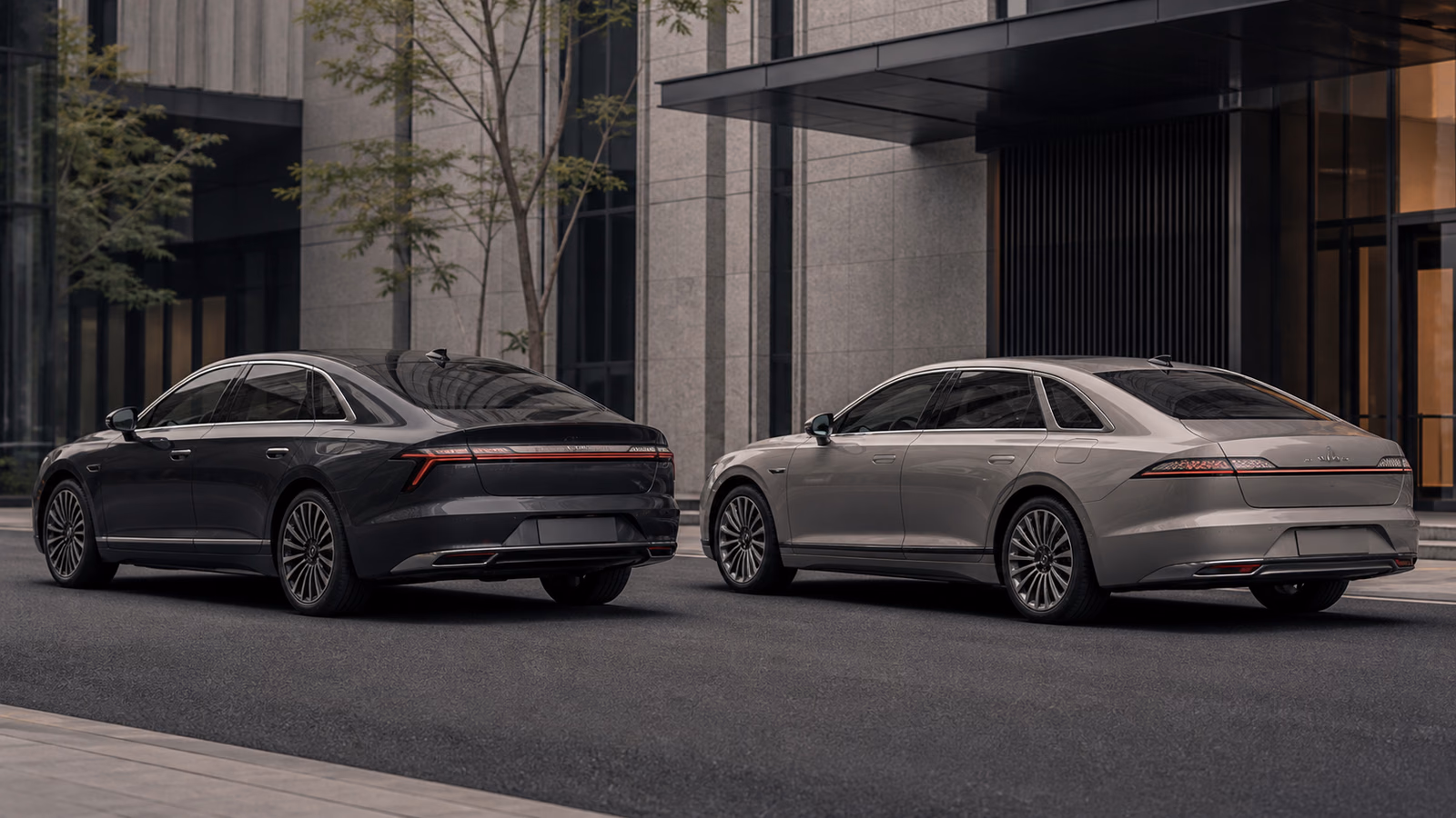 Редакционная иллюстрация к материалу «Kia K8 или Hyundai Grandeur»