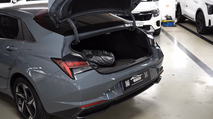 Hyundai Avante из Кореи: гибрид или заводской газ — что выбрать