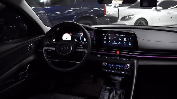 Hyundai Avante из Кореи: гибрид или заводской газ — что выбрать