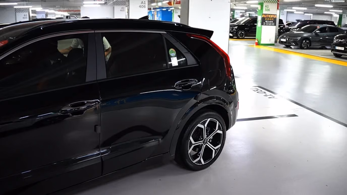 Kia Niro Hybrid: 141 сила, Signature и 10 542 км без зарядки от розетки