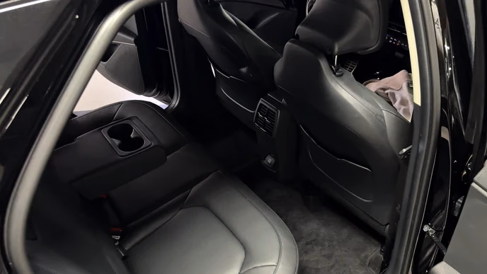 Kia Niro Hybrid: 141 сила, Signature и 10 542 км без зарядки от розетки