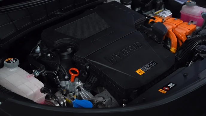 Kia Niro Hybrid: 141 сила, Signature и 10 542 км без зарядки от розетки