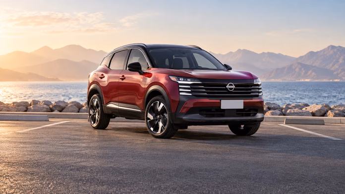 Красный Nissan Kicks на городской набережной; синтетическая редакционная иллюстрация