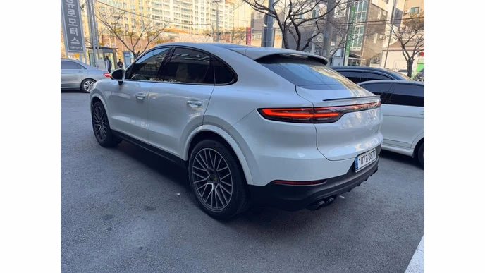Обзор и сравнение PORSHE CAYENNE и GENESIS GV70