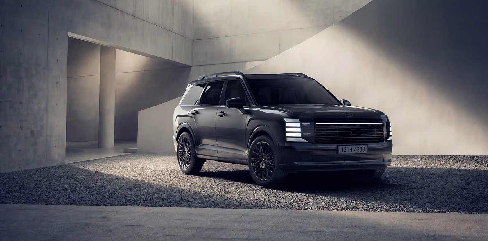 Галерея внешнего переднего и бокового вида Palisade Hybrid