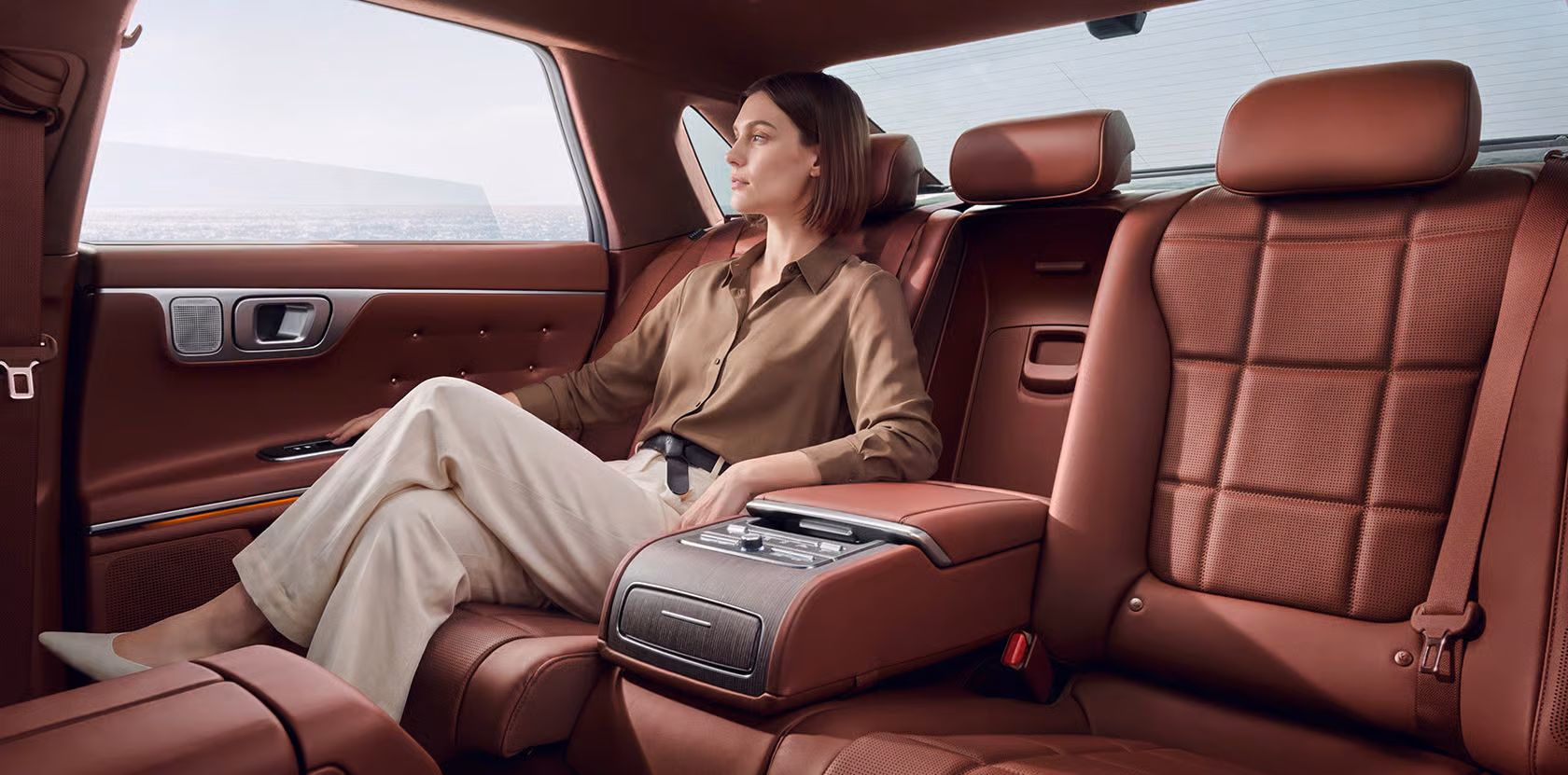 Галерея внутреннего интерьера и модели Hyundai Grandeur Hybrid